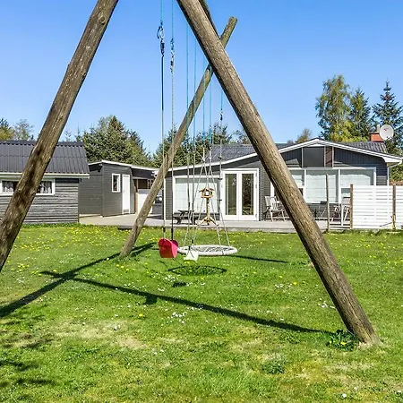 Feriehus Two-bedroom Holiday In Hals