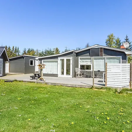Two-bedroom Holiday In * Hals